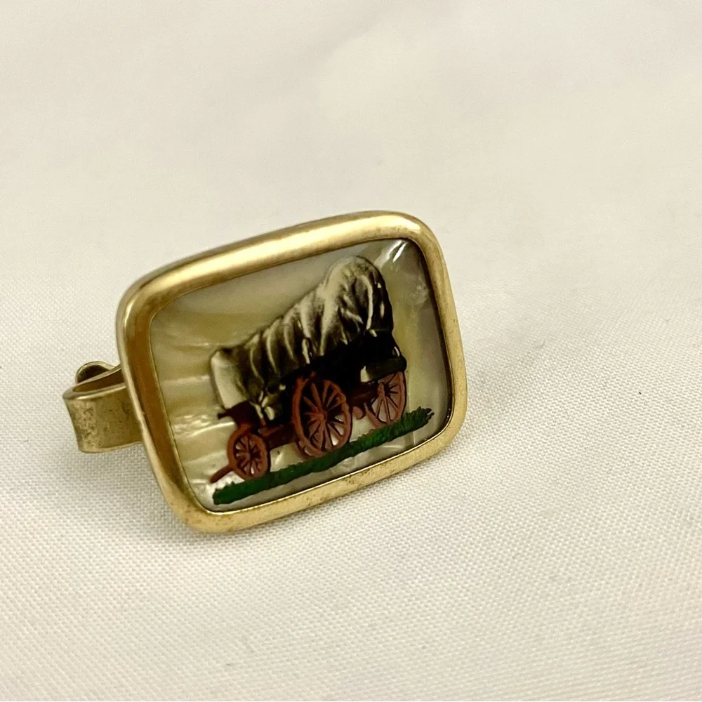 INTAGLIO 1950'S WESTERN THEMED CHUCK WAGON CUFFLINK - SINGLE Not a pair